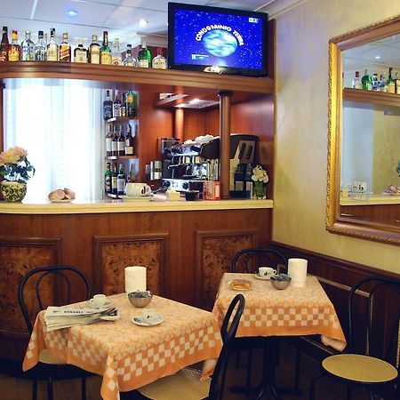 Hotel Marco Polo Рим Екстериор снимка