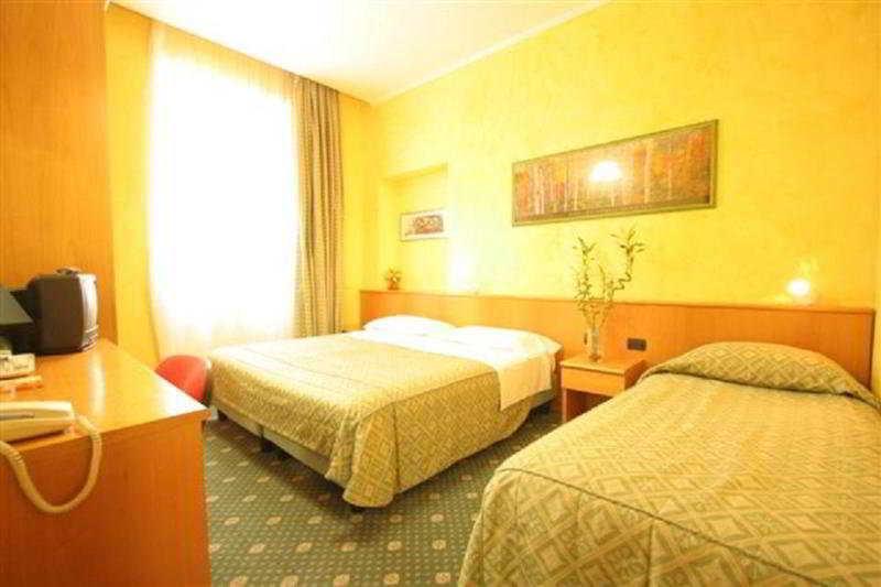 Hotel Marco Polo Рим Екстериор снимка