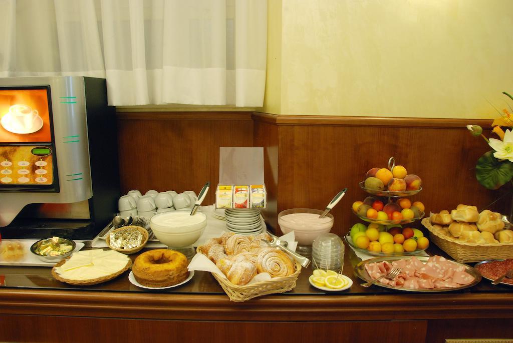 Hotel Marco Polo Рим Екстериор снимка