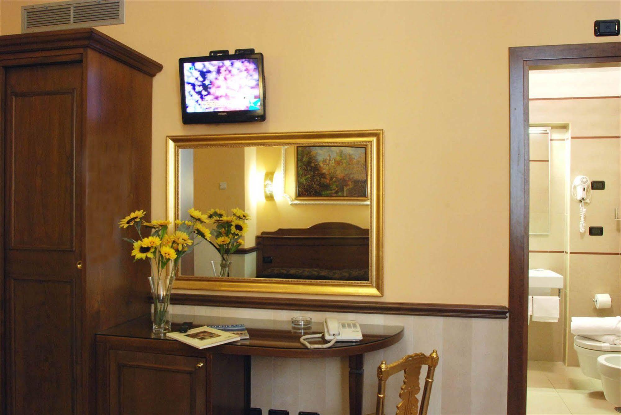 Hotel Marco Polo Рим Екстериор снимка