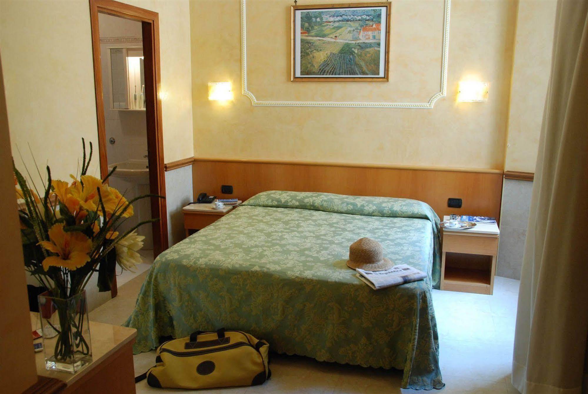 Hotel Marco Polo Рим Екстериор снимка